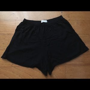 Black Abercrombie and Fitch high waisted shorts